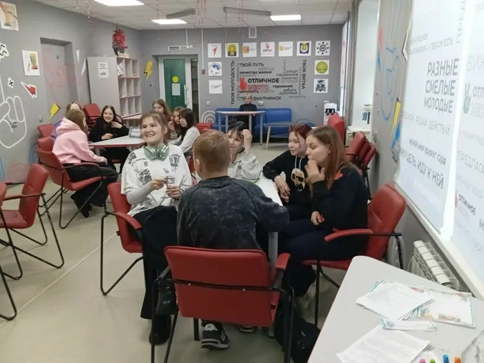 CVNBUggFM4INUmMFvosrFkFcmhZvE13DhZcndpbG95bhRHt_eCVm0Xq8_dIazvsA5Y-YWa9uCQuwxf9B0F4Wu_IB (1)